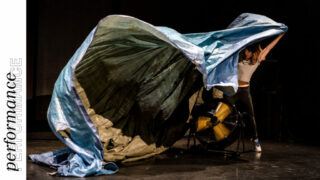 LOOP AFFECT | Performance musique, théâtre et danse (Louise Baduel / musique: Marc Melià)