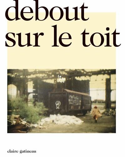 Debout sur le toit