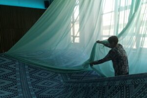 Mieke dans les vagues (c) Noémie Touly Mieke dans les vagues (c) Noémie Touly